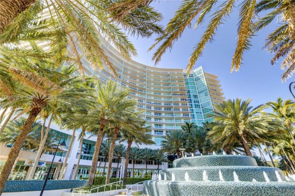 1 N Ocean Blvd #806 Pompano Beach, FL 33062