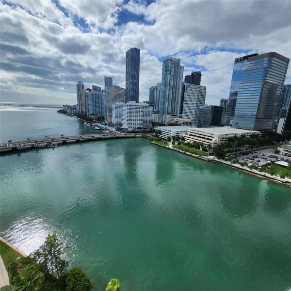 701 Brickell Key Blvd #1902 Miami, FL 33131