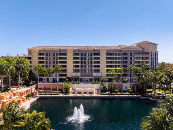 765 Crandon Blvd #306 Key Biscayne, FL 33149