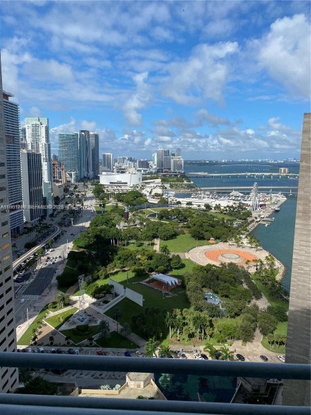 325 S Biscayne Blvd #3116 Miami, FL 33131