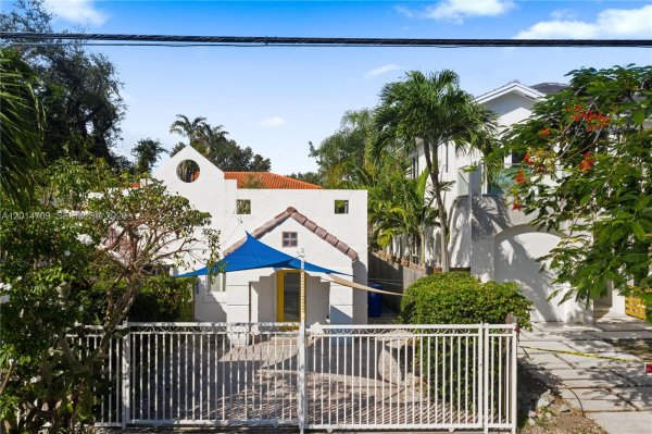 3235 Day Ave #1 Coconut Grove, FL 33133