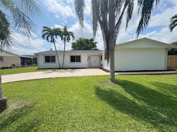 9620 Kendale Blvd Miami, FL 33176