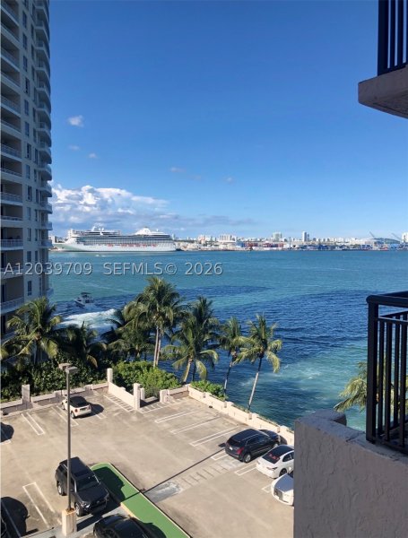 540 Brickell Key Dr #828 Miami, FL 33131