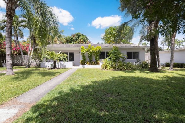 8315 SW 62nd Ct Miami, FL 33143
