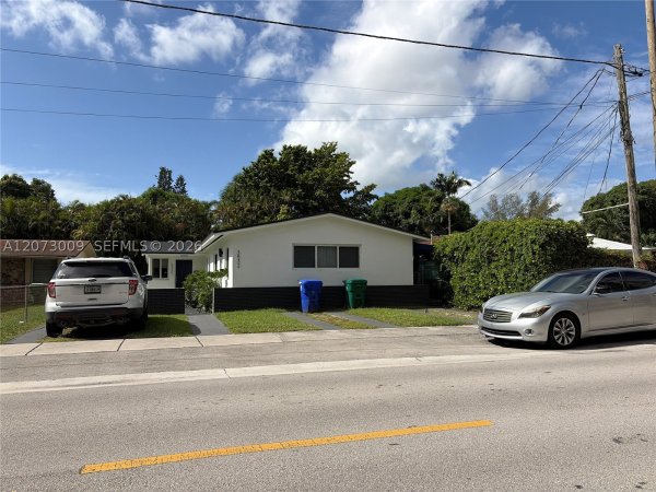 3530 SW 22nd Ter Miami, FL 33145