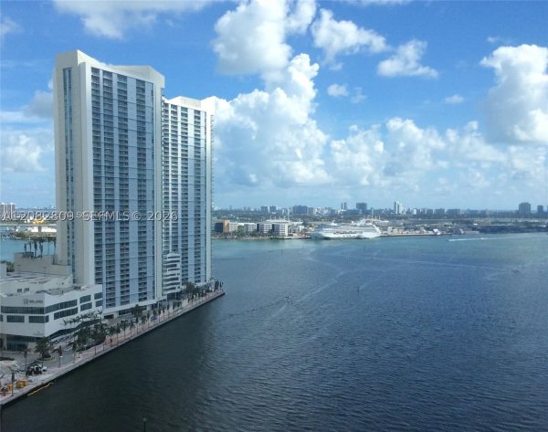 325 NE Biscayne Blvd #1923 Miami, FL 33131