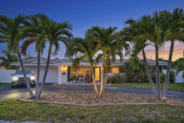 2231 NE 34th Lighthouse Point, FL 33064