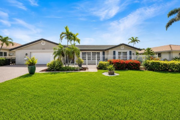 4020 NE 24th Lighthouse Point, FL 33064