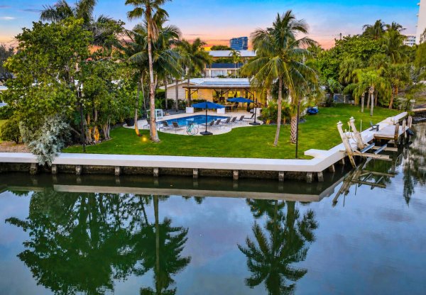 1700 Marietta Fort Lauderdale, FL 33316