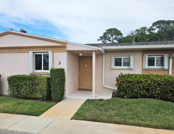 2520 Dudley Dr #J West Palm Beach, FL 33415