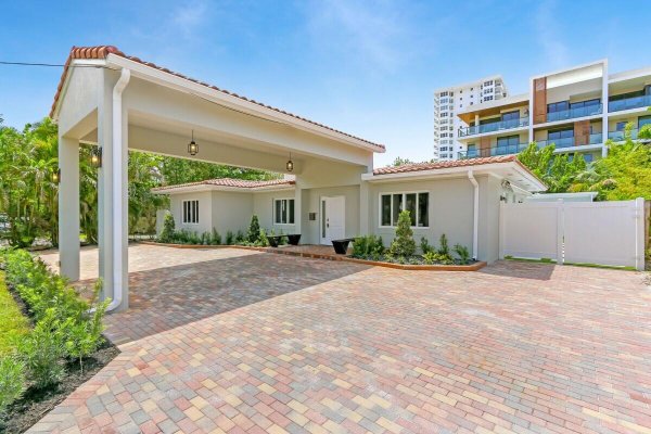 3025 Center Fort Lauderdale, FL 33308