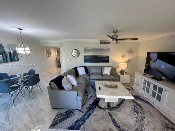 275 Palm Ave #D205 Jupiter, FL 33477