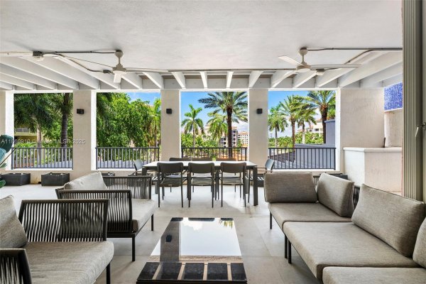 785 Crandon Blvd #303 Key Biscayne, FL 33149