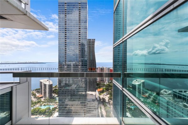 1395 Brickell Ave #3404 Miami, FL 33131