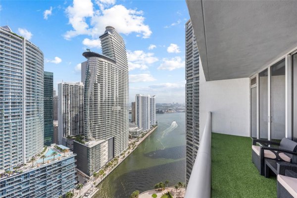 485 Brickell Ave #3503 Miami, FL 33131