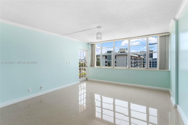 2025 NE 164th St #907 North Miami Beach, FL 33162