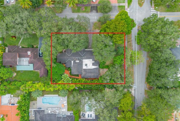 2607 N Greenway Dr Coral Gables, FL 33134