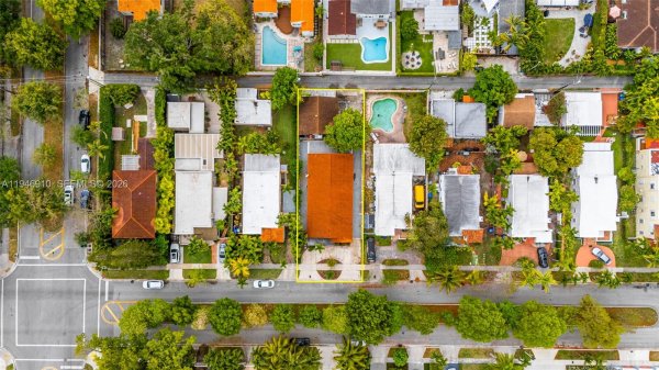 426 SW 26th Rd Miami, FL 33129