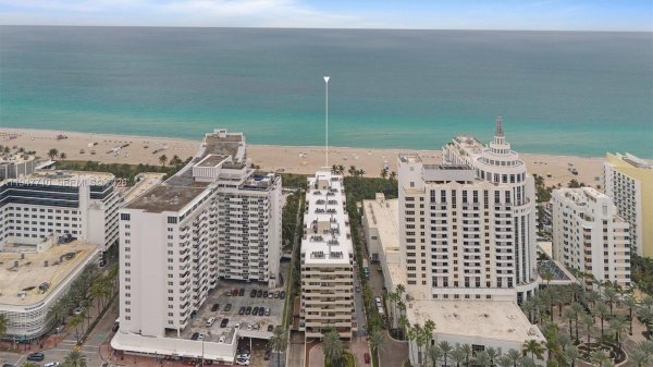 1623 Collins Ave #812 Miami Beach, FL 33139