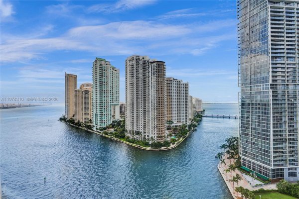 300 Biscayne Blvd Way #1807 Miami, FL 33131