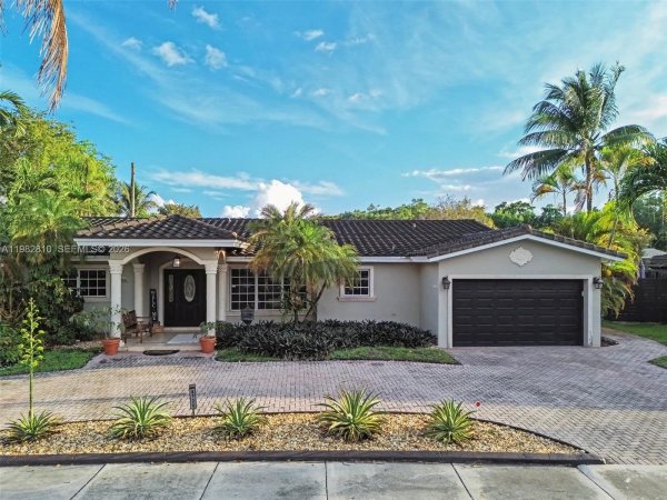 6726 Orchid Dr Miami Lakes, FL 33014