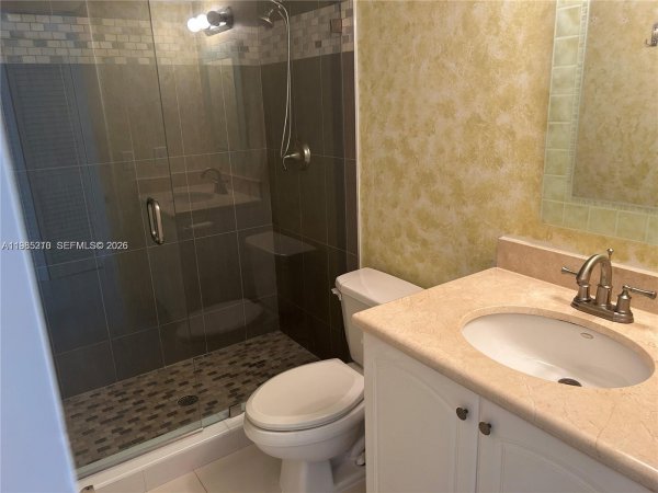 400 Leslie Dr #308 Hallandale Beach, FL 33009