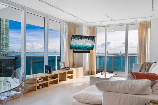 600 NE 27th St #3201 Miami, FL 33137