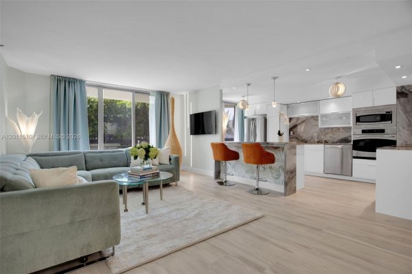 3530 Mystic Pointe Dr #214 Aventura, FL 33180