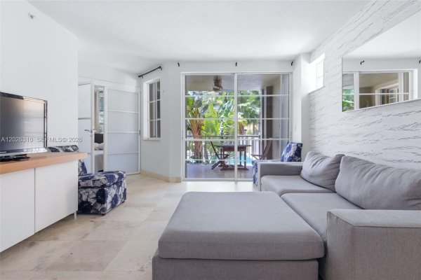 140 Meridian Ave #315 Miami Beach, FL 33139