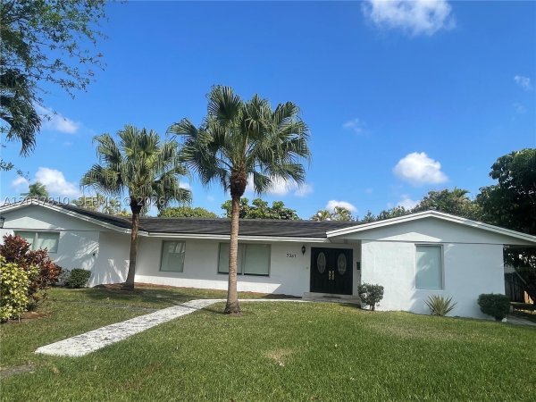 7361 SW 117th Ter Pinecrest, FL 33156