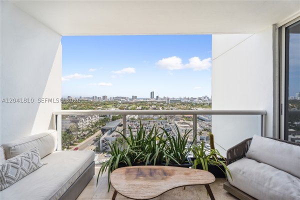 1900 Sunset Harbour Dr #1715 Miami Beach, FL 33139