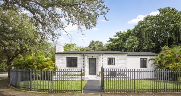 295 NW 42nd St Miami, FL 33127