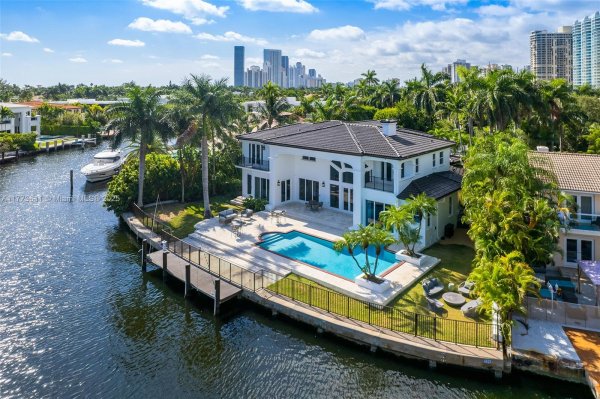 455 Centre Is Golden Beach, FL 33160