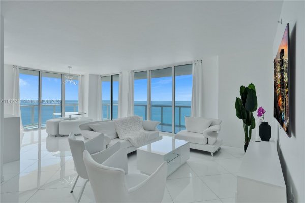 6365 Collins Ave #2403 Miami Beach, FL 33141