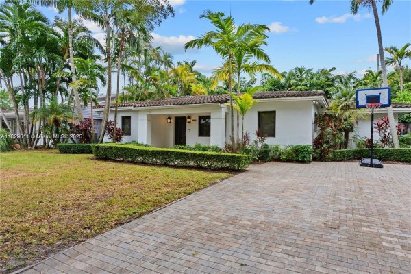 8100 SW 62nd Ct South Miami, FL 33143