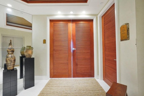 16047 Collins Ave #2904 Sunny Isles Beach, FL 33160