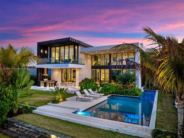 478 Tamarind Dr Hallandale Beach, FL 33009 478 Tamarind Dr Hallandale Beach, FL 33009