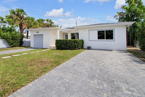 7557 Mutiny Ave North Bay Village, FL 33141