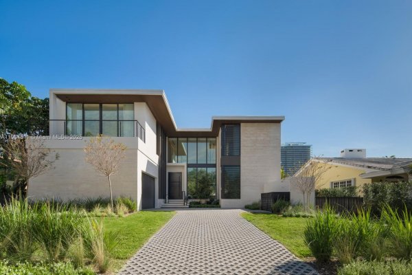 217 Bal Cross Dr Bal Harbour, FL 33154