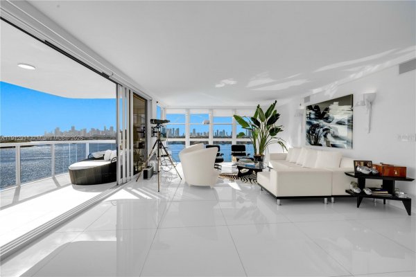 9 Island Ave #907 Miami Beach, FL 33139