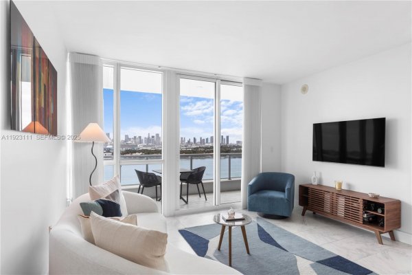 540 West Ave #1514 Miami Beach, FL 33139