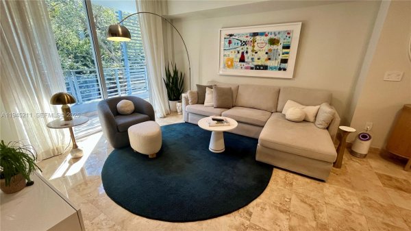 3339 Virginia St #303 Coconut Grove, FL 33133