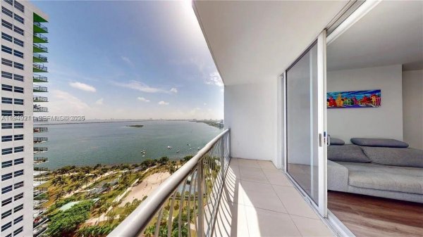 1750 N Bayshore Dr #2803 Miami, FL 33132