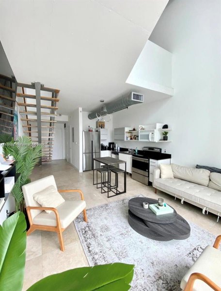 690 SW 1st Ct #1715 Miami, FL 33130