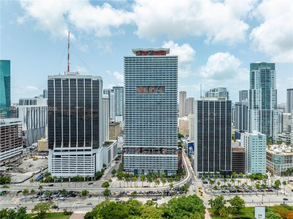 50 Biscayne Blvd #3106 Miami, FL 33132
