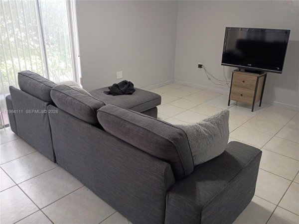 8315 SW 72nd Ave #104B Miami, FL 33143