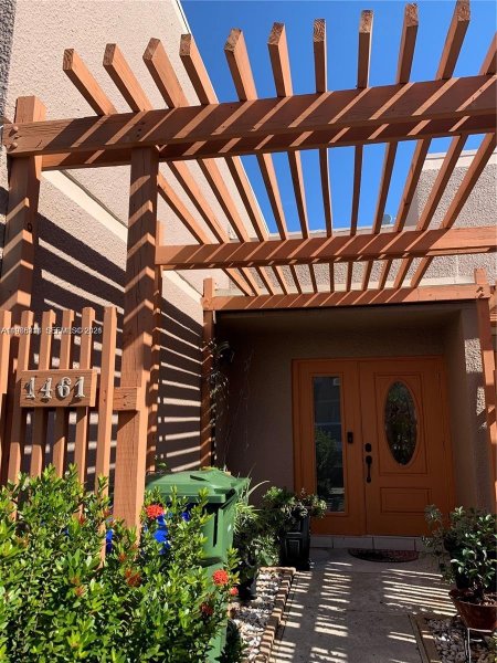 1461 NW 113th Ave Pembroke Pines, FL 33026