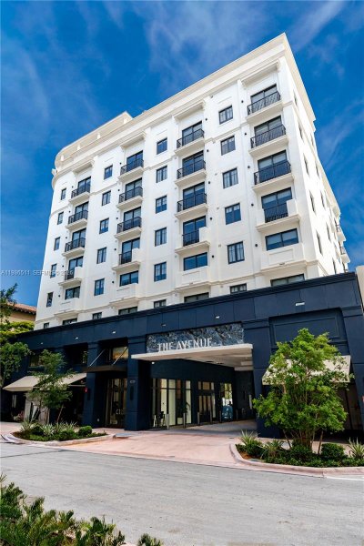 4220 Laguna St #703 #703 Coral Gables, FL 33146