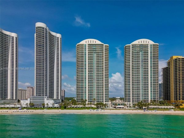 16047 Collins Ave #1604 Sunny Isles Beach, FL 33160