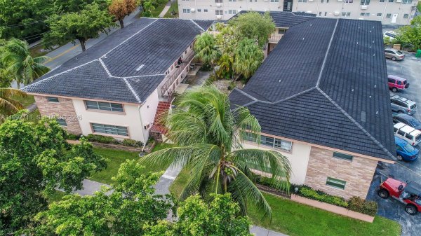 1250 S Alhambra Cir #12A Coral Gables, FL 33146